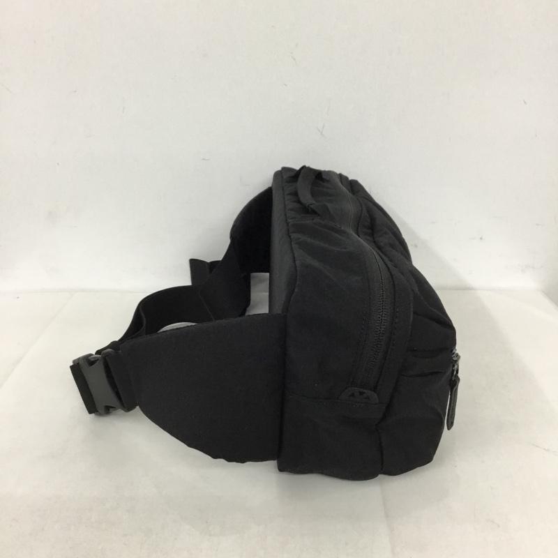 ザノースフェイス THE NORTH FACE ウエストバッグ ウエストバッグ NM71700 スクエア ボディバッグ ロゴ、文字 黒 / ブラック / メンズ USED 古着 中古 10130787
