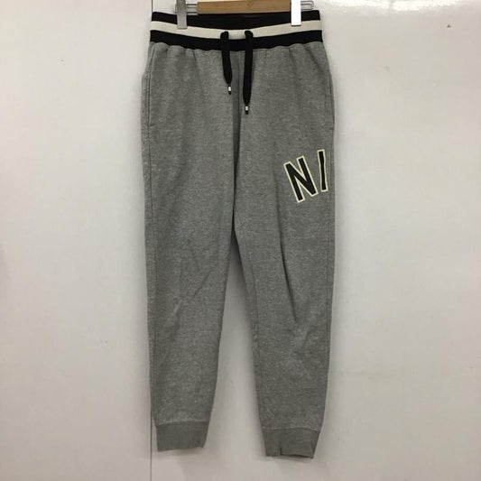 ナイキ NIKE パンツ ワークパンツ、ペインターパンツ ar1825-063 スウェットパンツ ワイドパンツ スポーツウェア M ロゴ、文字 灰 / グレー /  メンズ USED 古着 中古 10127913