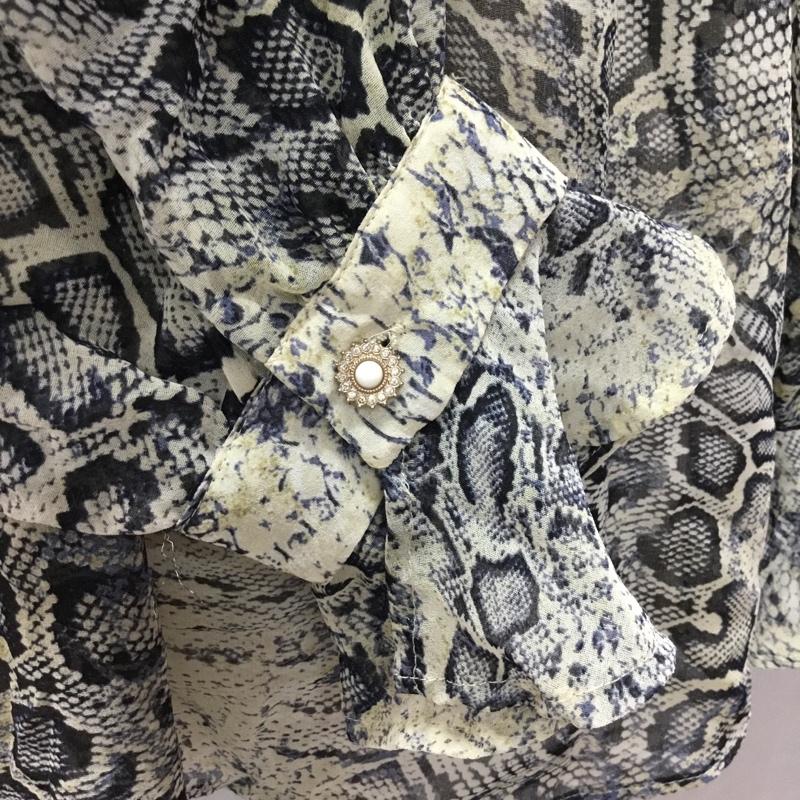ザラ ZARA カットソー 長袖 8541 217 330 シアー スキッパー S ヘビ柄 マルチカラー / マルチカラー /  レディース USED 古着 中古 10112264
