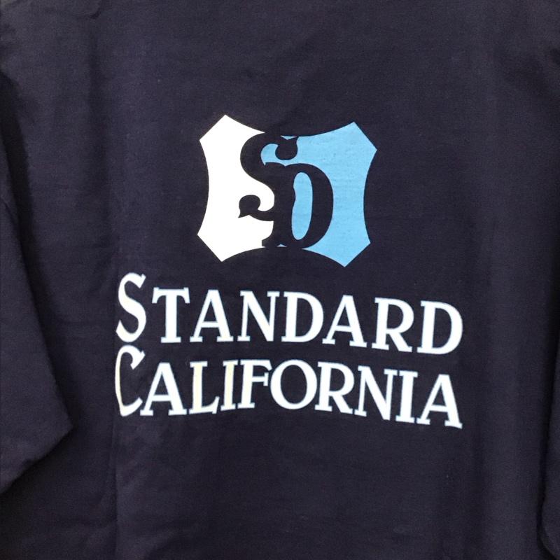 スタンダード カリフォルニア STANDARD CALIFORNIA Tシャツ 半袖 半袖カットソー プリントTシャツ クルーネックカットソー XL ロゴ、文字 紺 / ネイビー / メンズ USED 古着 中古 10137521
