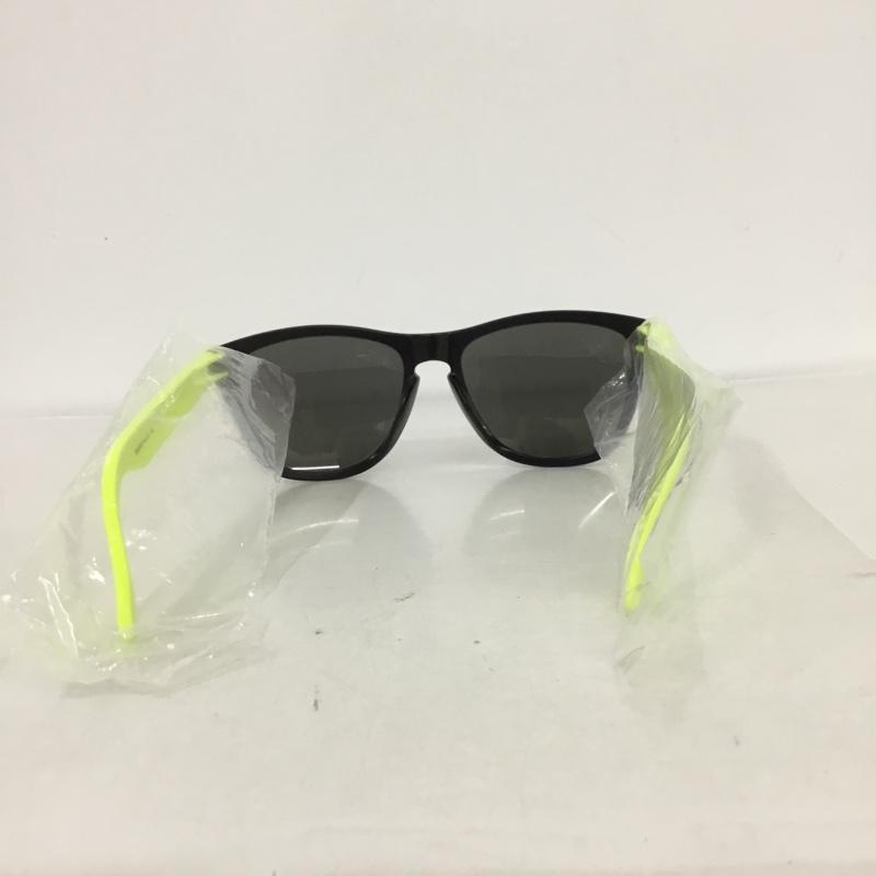 ダブルタップス W)TAPS めがね・サングラス サングラス OAKLEY OO9245-34 FROGSKINS 16SS ロゴ、文字 黒 / ブラック / X 黄 / イエロー / メンズ USED 古着 中古 10132040