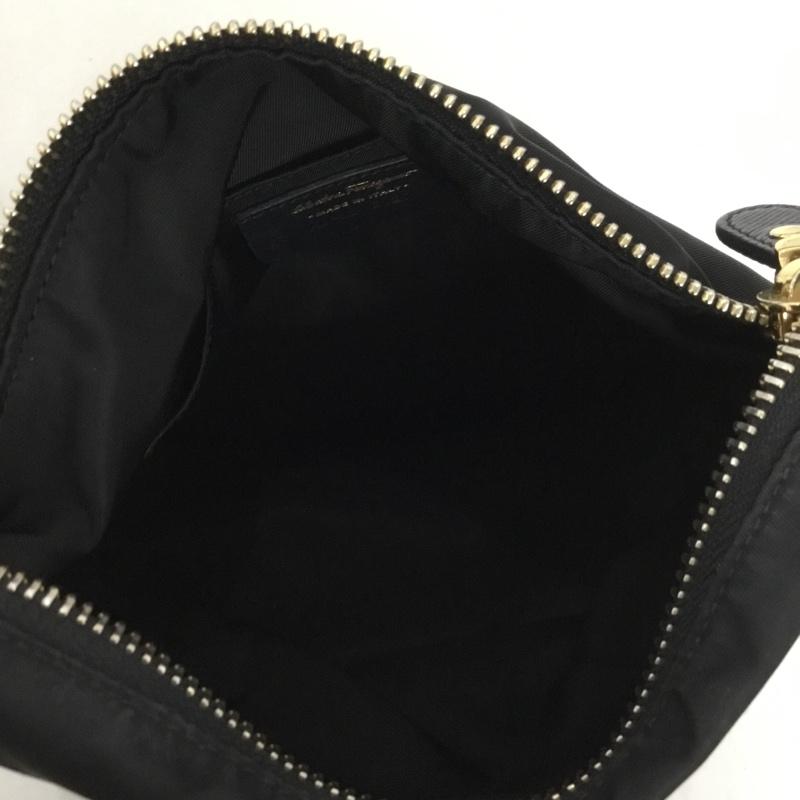 サルヴァトーレフェラガモ Salvatore Ferragamo ハンドバッグ ハンドバッグ AU-22 B127 ヴァラリボン ミニバッグ ワンポイント 黒 / ブラック / レディース USED 古着 中古 10128847