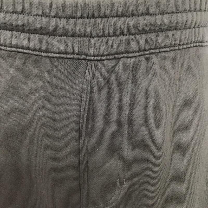 アディダス adidas パンツ ショートパンツ ハーフパンツ ショートパンツ カジュアルパンツ ロゴ、文字 灰 / グレー /  メンズ USED 古着 中古 10123687
