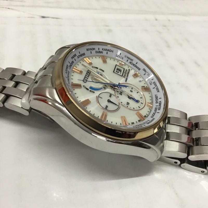 シチズン CITIZEN 腕時計 アナログ(クォーツ式) H820-T021701 電波ソーラー ECO DRIVE 箱有 ロゴ、文字 銀 / シルバー / X 白 / ホワイト / X 金 / ゴールド / メンズ USED 古着 中古 10106407
