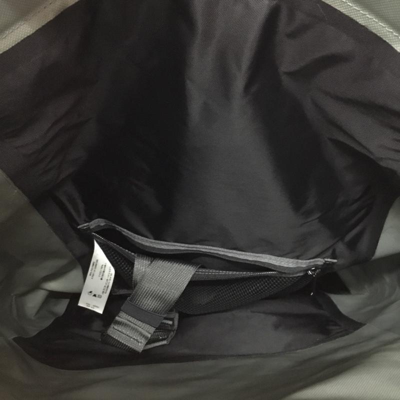 パタゴニア patagonia リュックサック、デイパック リュックサック、デイバッグ STY49225SP ストームフロントロールトップパック ロゴ、文字 灰 / グレー / メンズ USED 古着 中古 10110530