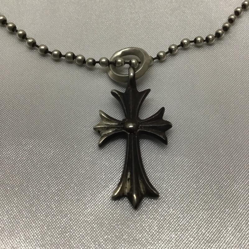 クロムハーツ CHROME HEARTS アクセサリー ネックレス、ペンダント TINY CH CROSS ロゴ、文字 銀 / シルバー / メンズ USED 古着 中古 10116451