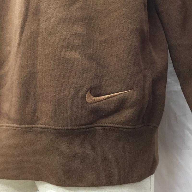 ナイキ NIKE トレーナー 長袖 fb7223-259 フレンチテリースウェットシャツ 長袖トレーナー スウェット L ロゴ、文字 茶 / ブラウン /  メンズ USED 古着 中古 10120681