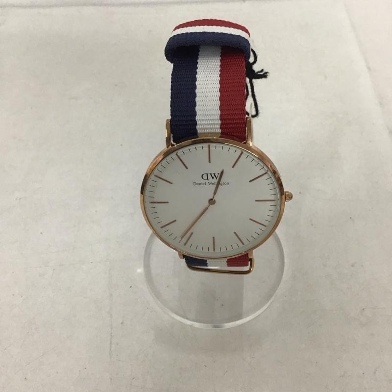 ダニエルウェリントン Daniel Wellington 腕時計 アナログ(クォーツ式) Classic Cambridge 箱有 ロゴ、文字 白 / ホワイト / X 紺 / ネイビー / X 赤 / レッド / レディース USED 古着 中古 10134452