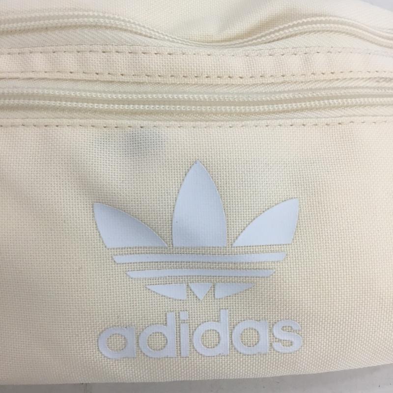 アディダス adidas ウエストバッグ ウエストバッグ HK2627 クラシックウエストバッグ ロゴ、文字 アイボリー / アイボリー / メンズ USED 古着 中古 10134302