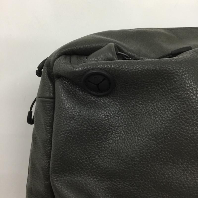 ブロスキーアンドサプライ BROSKI&SUPPLY リュックサック、デイパック リュックサック、デイバッグ BBOM-709 HUB LIMITED レザー ロゴ、文字 灰 / グレー / メンズ USED 古着 中古 10136706