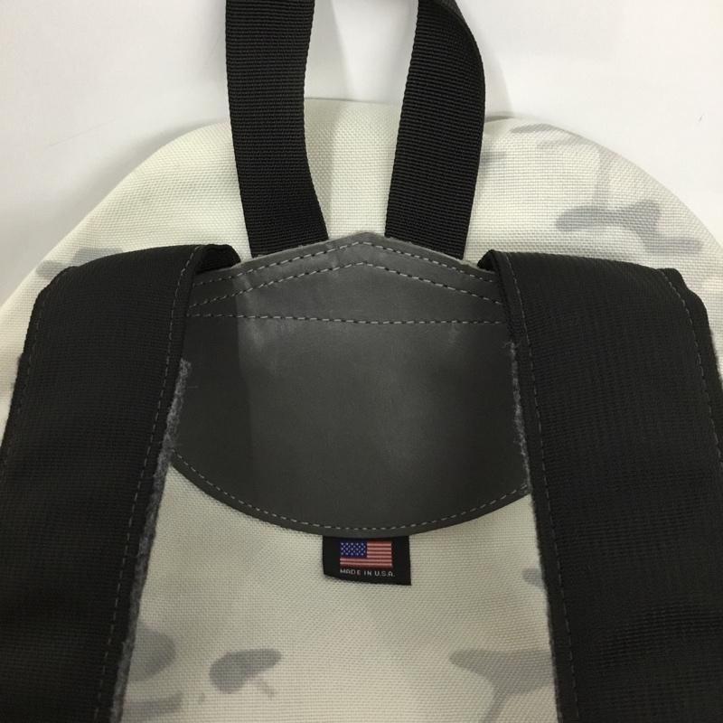 ザノースフェイス THE NORTH FACE リュックサック、デイパック リュックサック、デイバッグ A3G6P デイパック バックパック カモフラージュ柄・迷彩 白 / ホワイト / X 灰 / グレー / メンズ USED 古着 中古 10128071