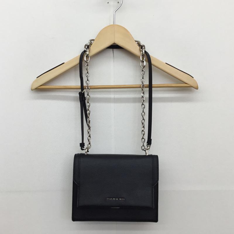 チャールズアンドキース charles&keith ショルダーバッグ ショルダーバッグ チェーンストラッププッシュロック クロスボディバッグ ロゴ、文字 黒 / ブラック / X 銀 / シルバー / レディース USED 古着 中古 10130868