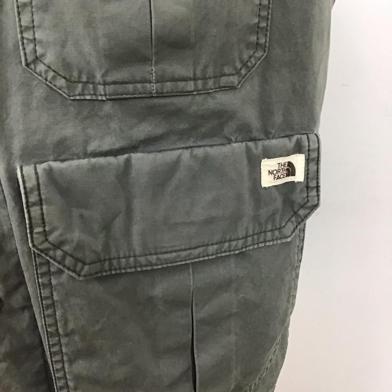 ザノースフェイス THE NORTH FACE ベスト ベスト ベスト ノースリーブカットソー 前ボタン L ロゴ、文字 カーキ / カーキ / メンズ USED 古着 中古 10123899