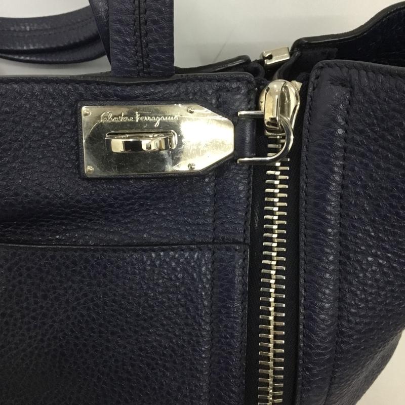 サルヴァトーレフェラガモ Salvatore Ferragamo トートバッグ トートバッグ E-21 E084 ガンチーニ 無地 紺 / ネイビー / レディース USED 古着 中古 10125987