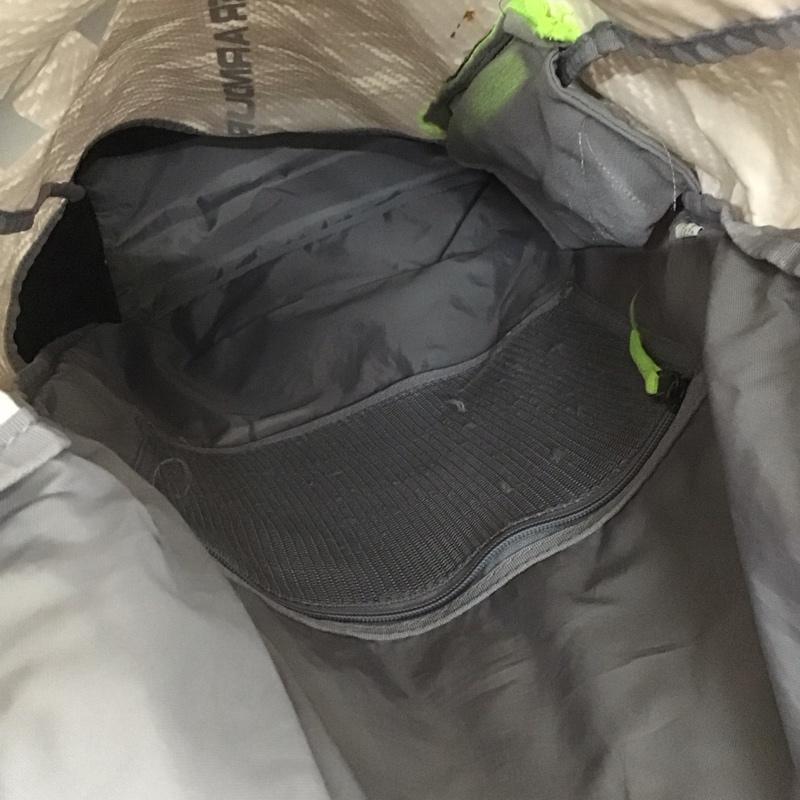 アンダーアーマー UNDER ARMOUR リュックサック、デイパック リュックサック、デイバッグ AAL3708 UA ロールトランスサックパック ロゴ、文字 灰 / グレー / X 黄緑 / イエローグリーン / メンズ USED 古着 中古 10125694