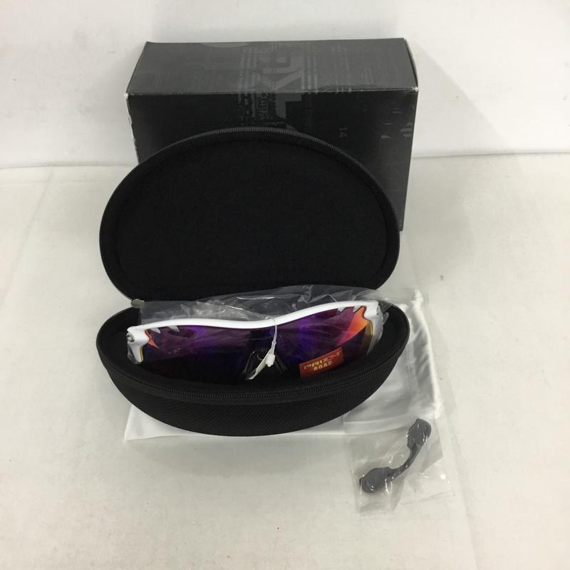 オークリー OAKLEY めがね・サングラス サングラス OO9206-27 RADARLOCK スポーツ サングラス 箱有 プリズム ロゴ、文字 白 / ホワイト / X 灰 / グレー / メンズ USED 古着 中古 10129365