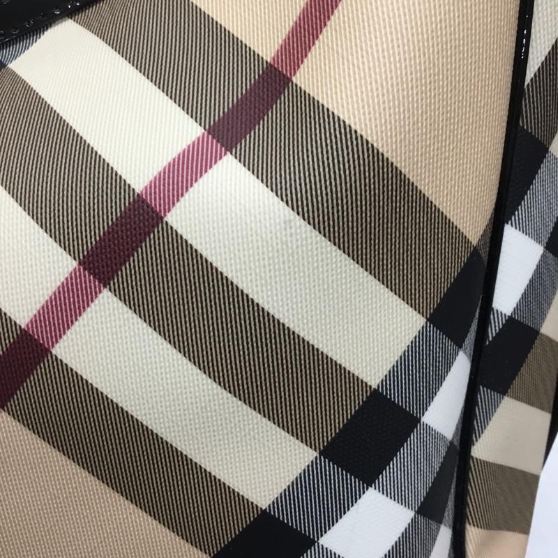 バーバリー BURBERRY トートバッグ トートバッグ ワンショルダー ノバチェック チェック 黒 / ブラック / X 白 / ホワイト / X ベージュ / ベージュ / X 赤 / レッド / レディース USED 古着 中古 10117652