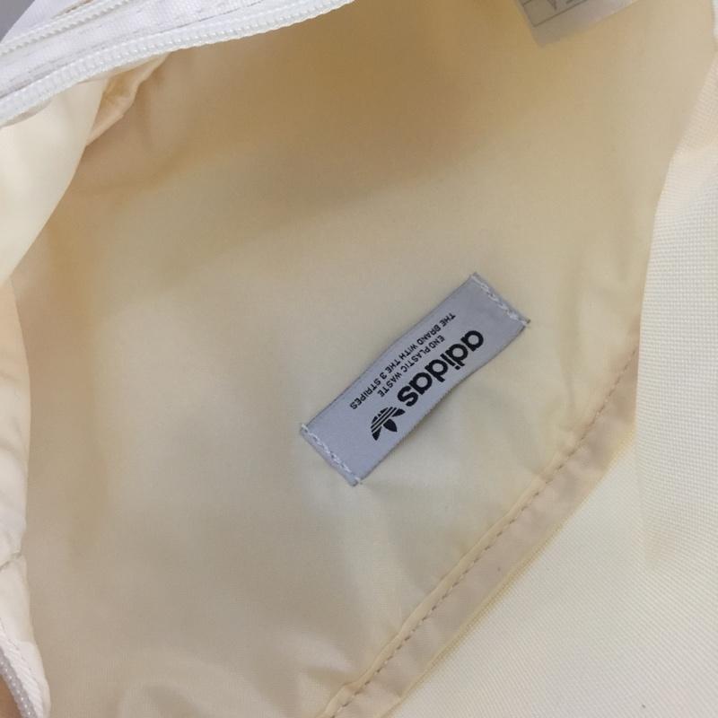 アディダス adidas ウエストバッグ ウエストバッグ HK2627 クラシックウエストバッグ ロゴ、文字 アイボリー / アイボリー / メンズ USED 古着 中古 10134302