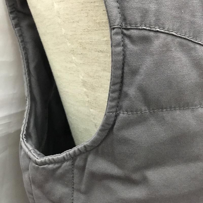 リーバイス Levi s ベスト ベスト 前ボタンベスト ダウンベスト ノースリーブ M 無地 灰 / グレー / メンズ USED 古着 中古 10116679