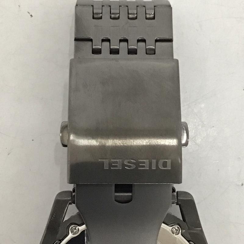 ディーゼル DIESEL 腕時計 アナログ(クォーツ式) DZ-1719 ロゴ、文字 ダークグレー / ダークグレー / メンズ USED 古着 中古 10134046