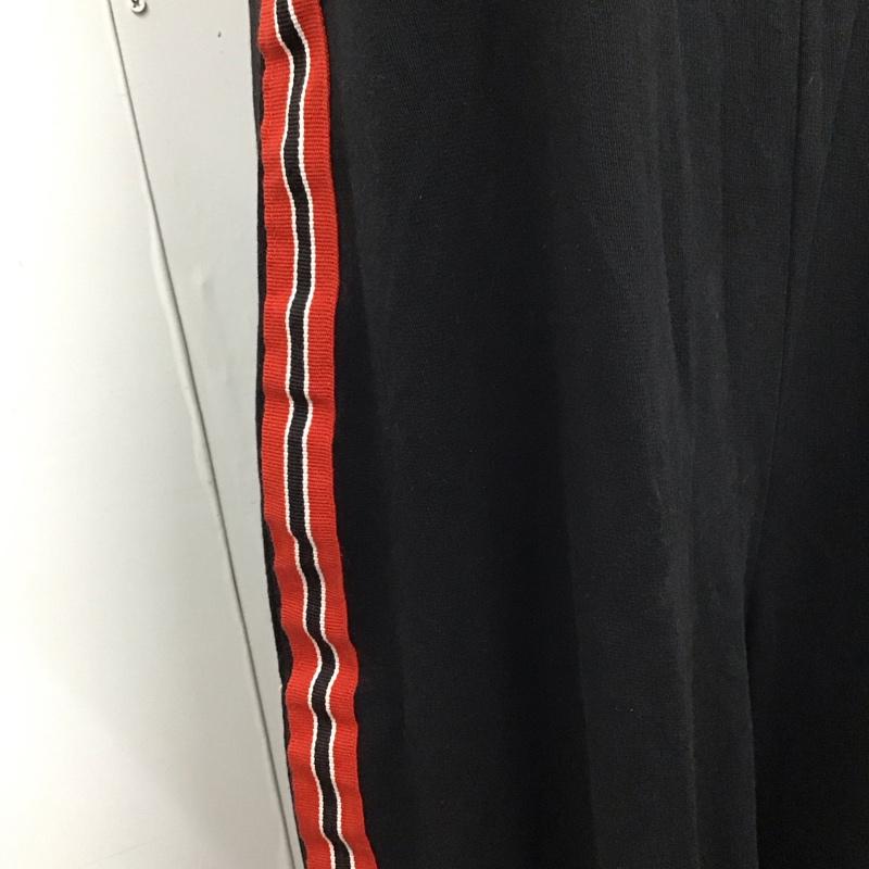 ザラ ZARA TRAFALUC ワンピース・ドレス・オールインワン ワンピース・ドレス・オールインワン ノースリーブ オールインワン カジュアルスウェット S ロゴ、文字 黒 / ブラック / レディース USED 古着 中古 10114490