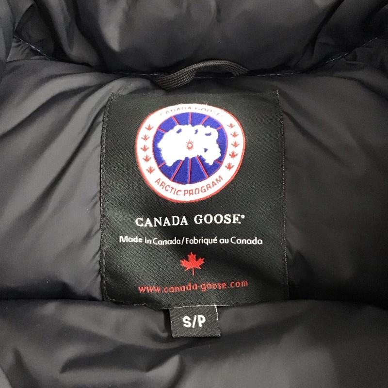 カナダグース CANADA GOOSE ジャケット、上着 ダウンベスト ジップアップダウンベスト ノースリーブ アウター S ロゴ、文字 青 / ブルー / メンズ USED 古着 中古 10122127