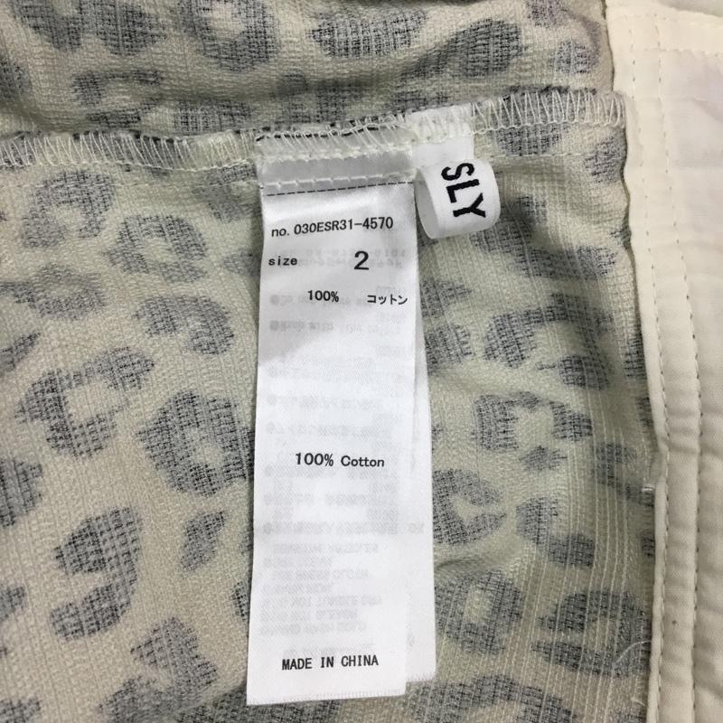 スライ SLY パンツ ショートパンツ 030esr31-4570 ショートパンツ ハーフパンツ カジュアルパンツ 2 ヒョウ柄・レオパード柄 白 / ホワイト / X 黒 / ブラック / レディース USED 古着 中古 10107421