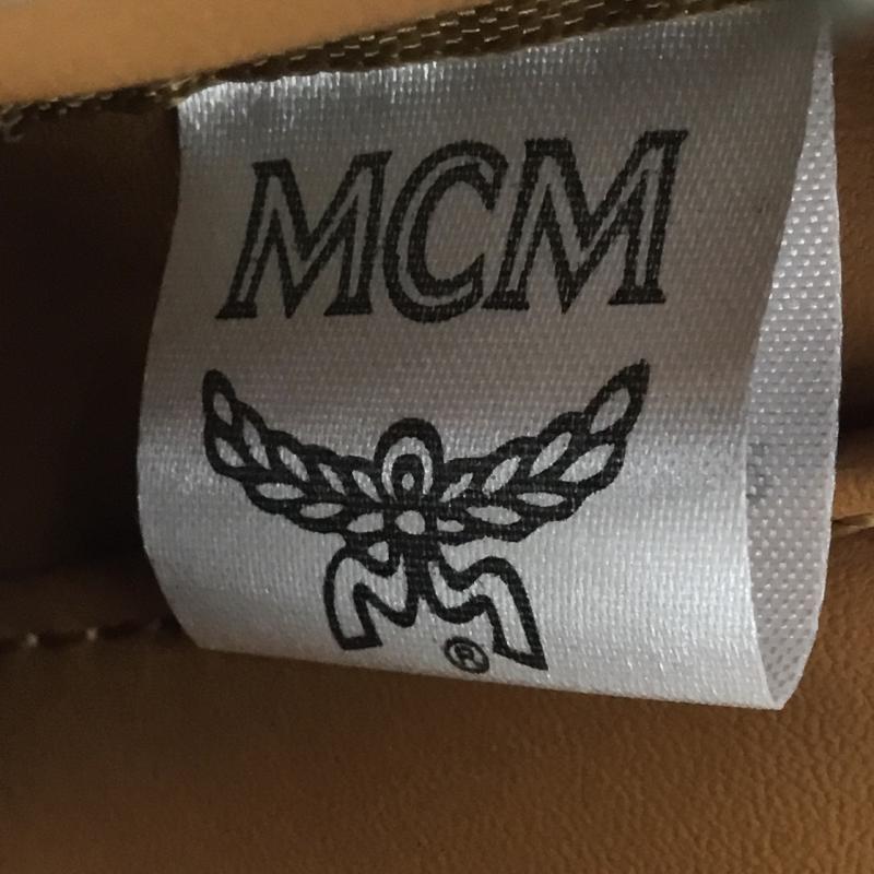 エムシーエム MCM リュックサック、デイパック リュックサック、デイバッグ ロゴ、文字 黒 / ブラック / レディース USED 古着 中古 10139269