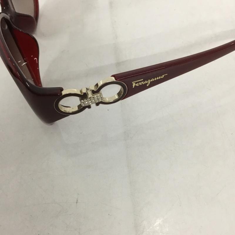 サルヴァトーレフェラガモ Salvatore Ferragamo めがね・サングラス サングラス ロゴ、文字 えんじ / ワインレッド / レディース USED 古着 中古 10131713