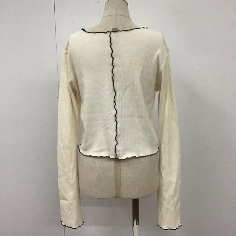 ダブルクローゼット w closet カットソー 長袖 356003 刺繍入りフレアスリーブプルオーバー FREE ロゴ、文字 オフホワイト / オフホワイト / X 黒 / ブラック /  レディース USED 古着 中古 10108410