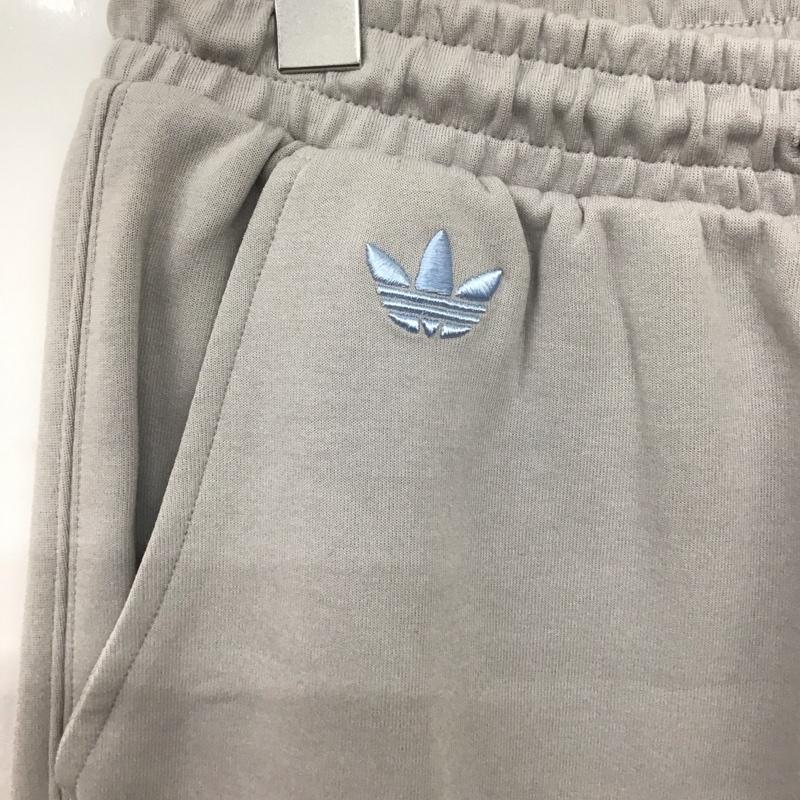 アディダス adidas パンツ ワークパンツ、ペインターパンツ hs1521 スウェットパンツ ワイドパンツ ジャージ M ロゴ、文字 灰 / グレー / メンズ USED 古着 中古 10134710