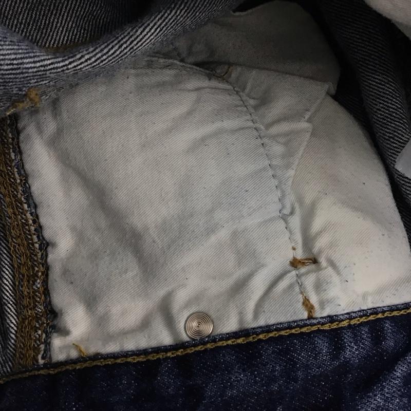 カーハート Carhartt パンツ デニム、ジーンズ デニムパンツ スリムパンツ カジュアルパンツ apc コラボ 30インチ ロゴ、文字 インディゴ / インディゴ / メンズ USED 古着 中古 10136195