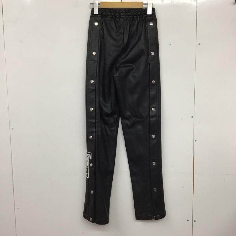 アディダス adidas パンツ ワークパンツ、ペインターパンツ 1l8012 アディブレイク ワイドパンツ XS ロゴ、文字 黒 / ブラック / レディース USED 古着 中古 10136760