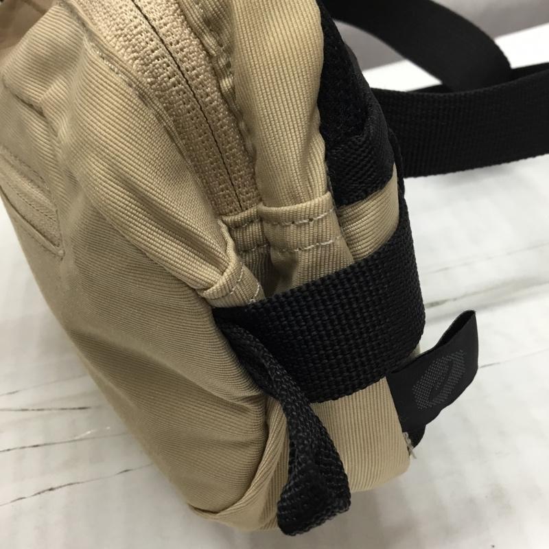 アシックス ASICS ウエストバッグ ウエストバッグ 3033A212 emmi WAISTPOUCH トレーニングバッグ ワンポイント ベージュ / ベージュ / X 黒 / ブラック / レディース USED 古着 中古 10120913