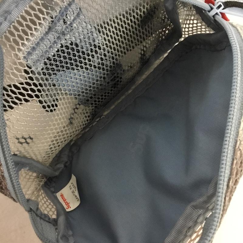 シュプリーム Supreme ショルダーバッグ ショルダーバッグ 20SS Camo Small Shoulder Bag 迷彩 カモ柄 ロゴ、文字 水色 / ライトブルー / X 黒 / ブラック / メンズ USED 古着 中古 10129558