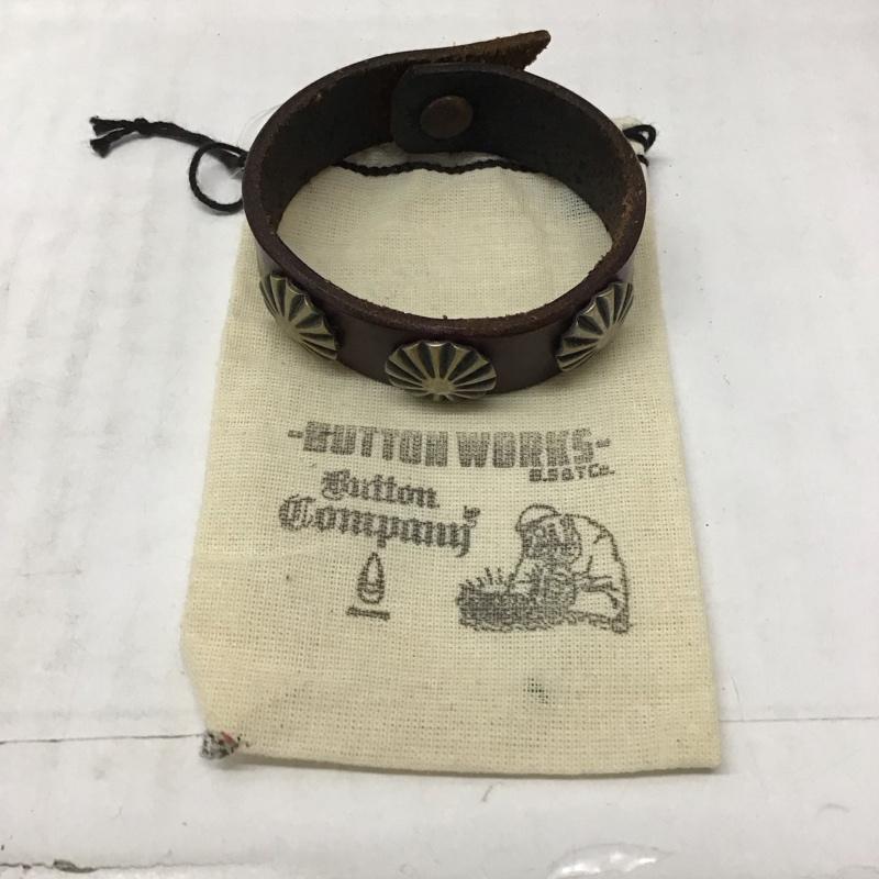 古着 USED アクセサリー ブレスレット、バングル BUTTON WORKS コンチョ レザー 茶 / ブラウン / メンズ USED 古着 中古 10116460