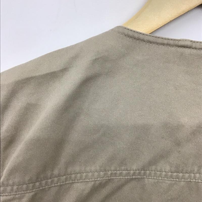 エルエルビーン L.L.Bean ベスト ベスト ジップアップベスト ノースリーブカットソー アウトドア XL ロゴ、文字 ベージュ / ベージュ / メンズ USED 古着 中古 10136244