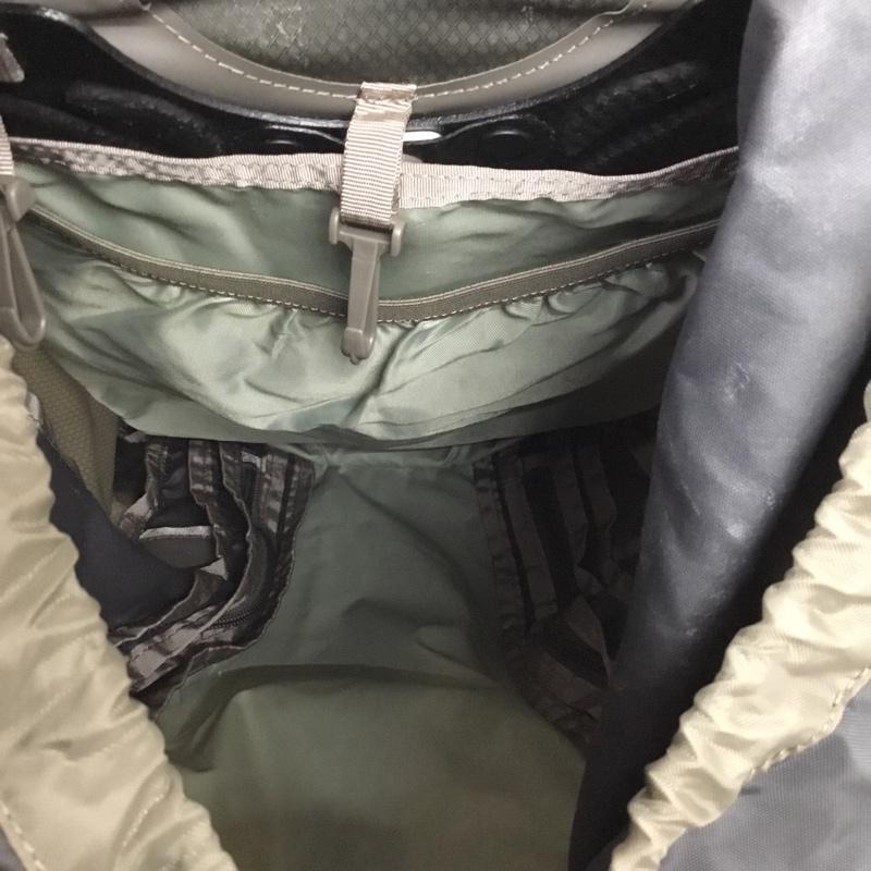 グレゴリー GREGORY リュックサック、デイパック リュックサック、デイバッグ 11T-00137909 バックパック TRICONI 60 登山 ロゴ、文字 灰 / グレー / X カーキ / カーキ / メンズ USED 古着 中古 10109904