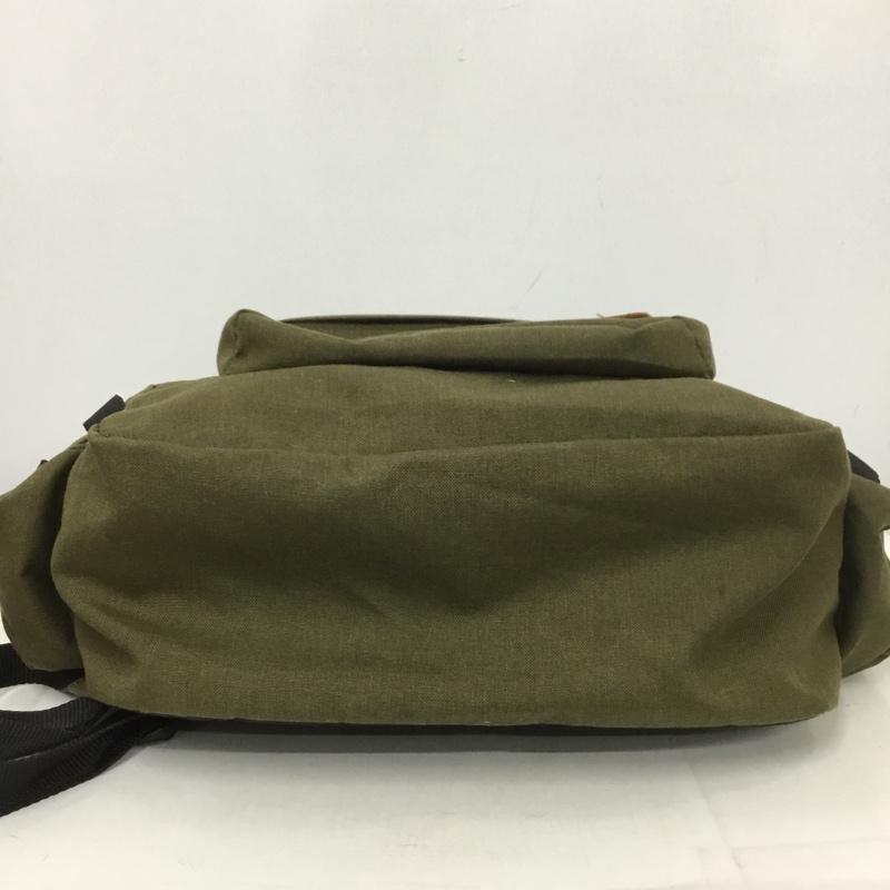 ジャンスポーツ JANSPORT リュックサック、デイパック リュックサック、デイバッグ FIELD PACK DEMOGORGON HUNTER ストレンジャーシングス ロゴ、文字 黒 / ブラック / X カーキ / カーキ / メンズ USED 古着 中古 10138498