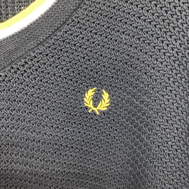 フレッドペリー FRED PERRY ニット、セーター 七分袖 F7211 ドルマンスリーブ Vネック ワンポイント 紺 / ネイビー / レディース USED 古着 中古 10138690
