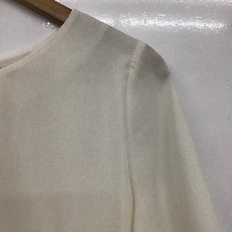 ナチュラルビューティーベーシック NATURAL BEAUTY BASIC カットソー 半袖 半袖カットソー プルオーバー フレアカットソー M 無地 白 / ホワイト / レディース USED 古着 中古 10132935