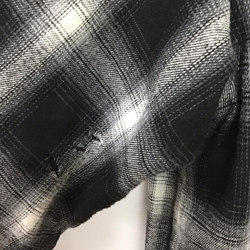 ダンリバー Dan River シャツ、ブラウス 長袖 長袖シャツ チェックシャツ カラーシャツ M チェック X ダメージ加工 白 / ホワイト / X 黒 / ブラック / メンズ USED 古着 中古 10133072