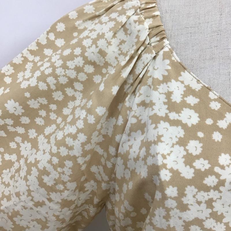 マウジー MOUSSY シャツ、ブラウス 半袖 010cse30-1590 2WAYFLOWERPRINTTOP 前開きシャツ FREE プリント ベージュ / ベージュ / レディース USED 古着 中古 10116422