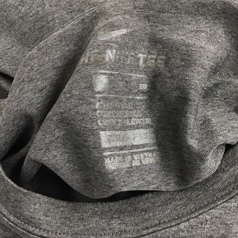 ナイキ NIKE Tシャツ 半袖 半袖カットソー プリントTシャツ クルーネックカットソー ロゴ、文字 灰 / グレー / メンズ USED 古着 中古 10136859