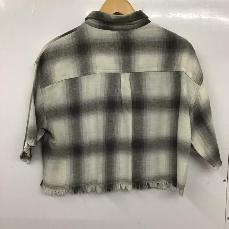 マウジー MOUSSY シャツ、ブラウス 半袖 010FSK30-1950 CUT OFF CHECK CROP SHIRT クロップド丈 FREE チェック 白 / ホワイト / X 灰 / グレー / レディース USED 古着 中古 10139229