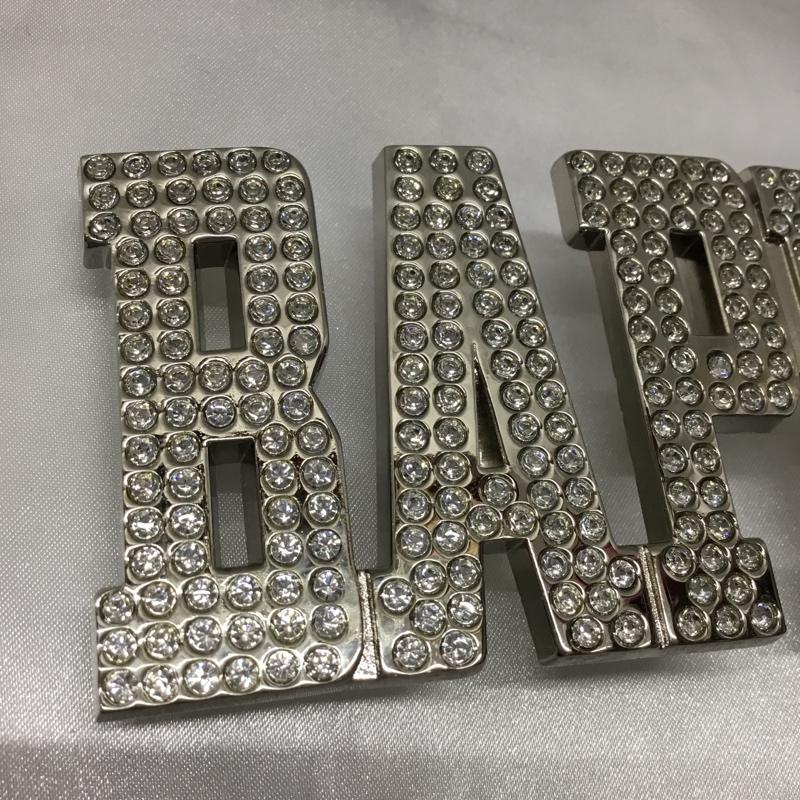アベイシングエイプ A BATHING APE ベルト・バックル バックル ロゴ、文字 銀 / シルバー / メンズ USED 古着 中古 10109157