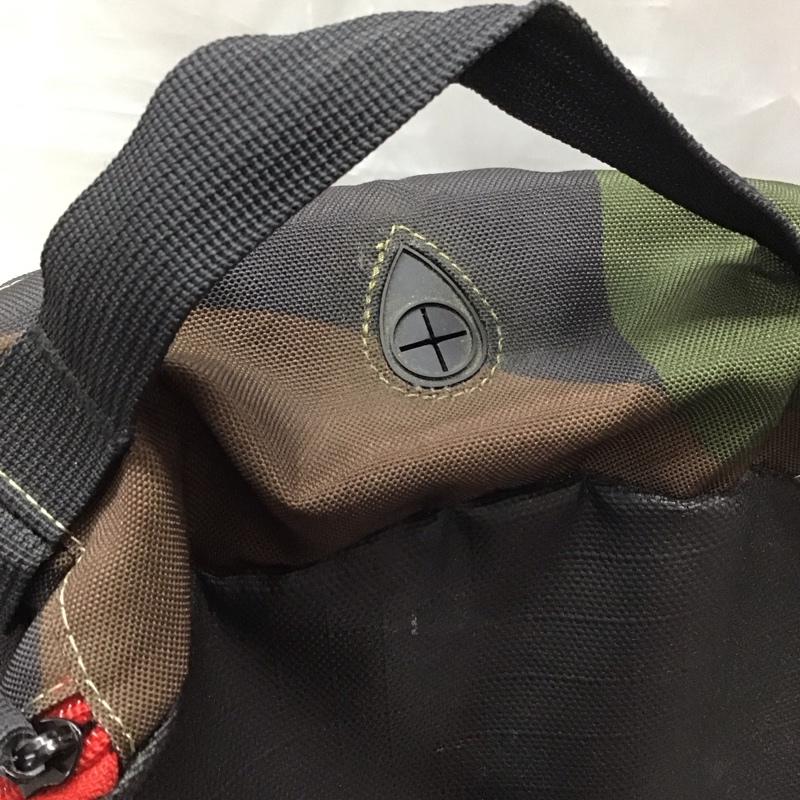 ニクソン NIXON リュックサック、デイパック リュックサック、デイバッグ Arch Backpack 迷彩 ワンポイント マルチカラー / マルチカラー / メンズ USED 古着 中古 10116054