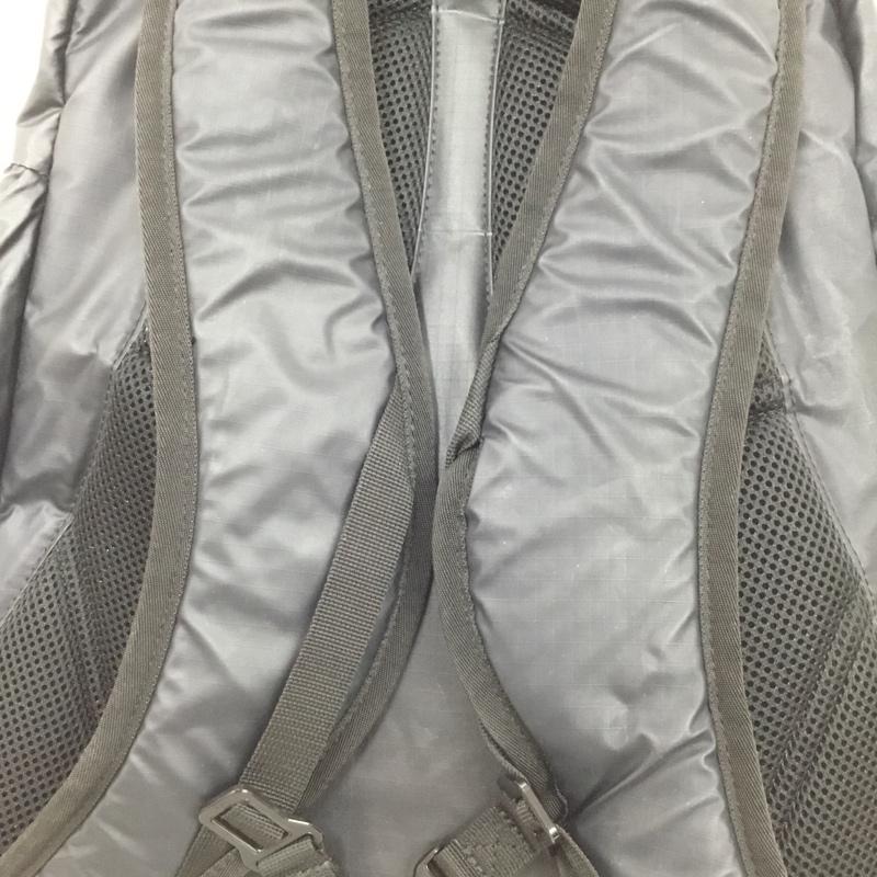 ナイキ NIKE リュックサック、デイパック リュックサック、デイバッグ バックパック QUAD ZIP SYSTEM ロゴ、文字 黒 / ブラック / メンズ USED 古着 中古 10151065