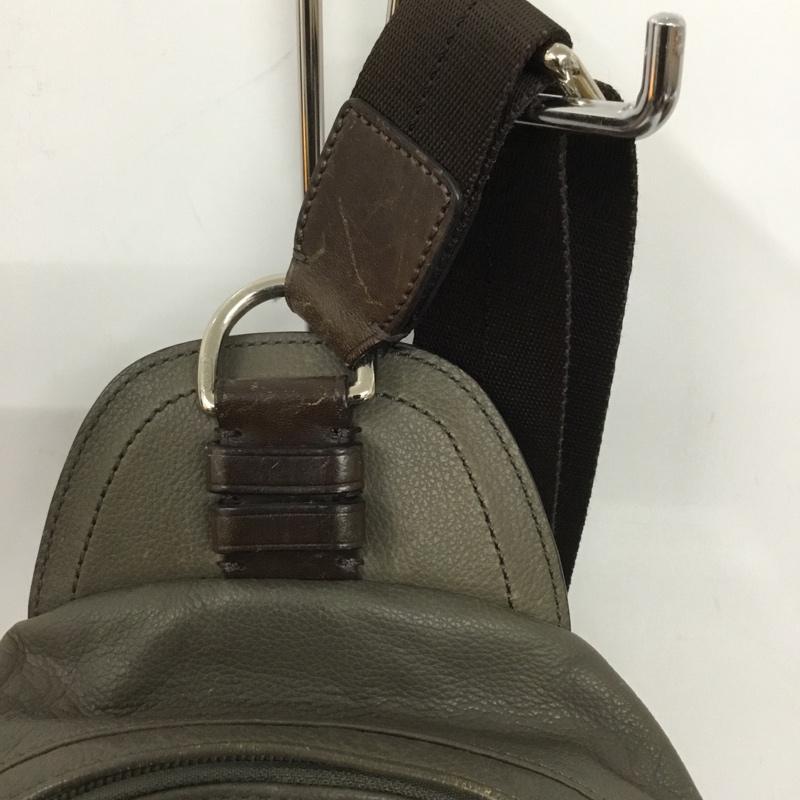 コーチ COACH ボディバッグ ボディバッグ ワンショルダー ロゴ、文字 灰 / グレー / メンズ USED 古着 中古 10128348