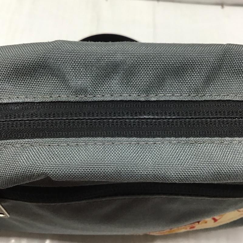ケルティ KELTY ショルダーバッグ ショルダーバッグ ラウンド ロゴ、文字 灰 / グレー / メンズ USED 古着 中古 10115444